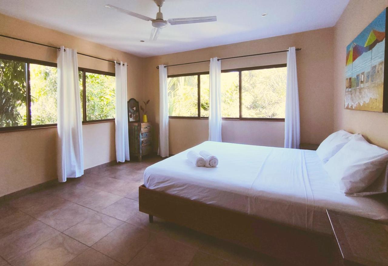 Sol Y Sombra Bed & Breakfast โบกัสทาวน์ ภายนอก รูปภาพ