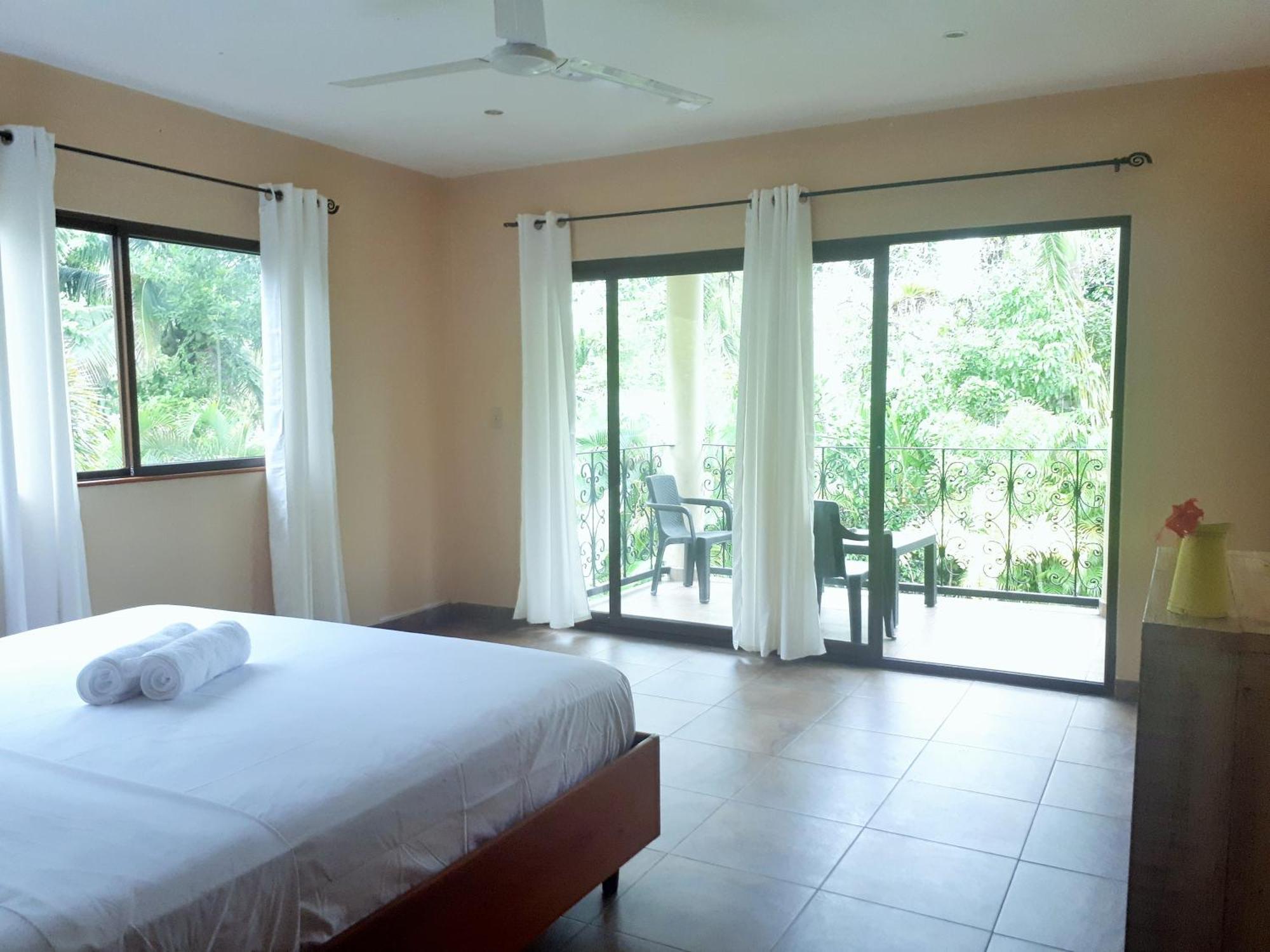 Sol Y Sombra Bed & Breakfast โบกัสทาวน์ ห้อง รูปภาพ